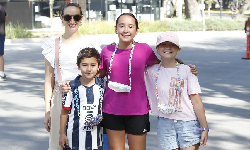 Angélica Huesca, Andrés Rivas, Isabella Rivas y Maria Regina Rivas/ Foto: Omar Valdez