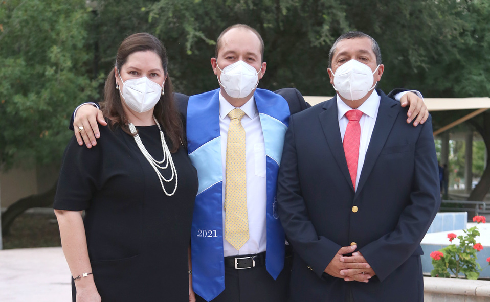 Ingrid, Roberto y Roberto