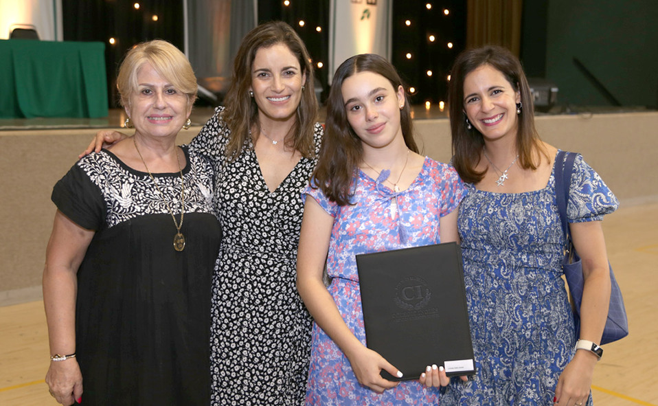 Laura, Anilú, Luciana e Isabel