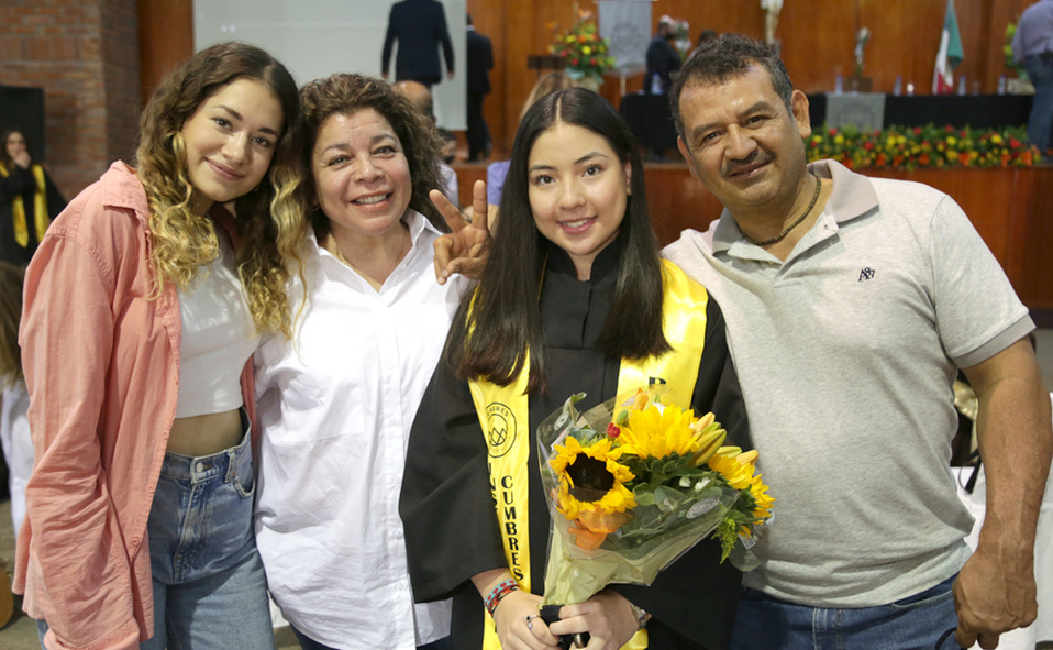 Mariana, Cony, Lucía y Santos