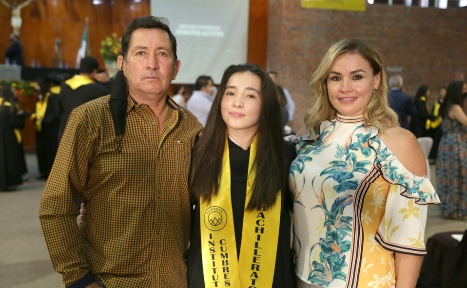 Mario, Melissa y Elizabeth