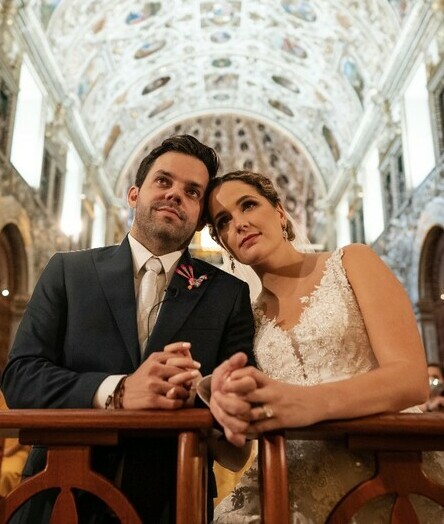 Valeria Bremer y Ricardo Villarreal renovaron su matrimonio en el Templo Santo Domingo de Guzmán en Oaxaca / Foto: Mino Mora