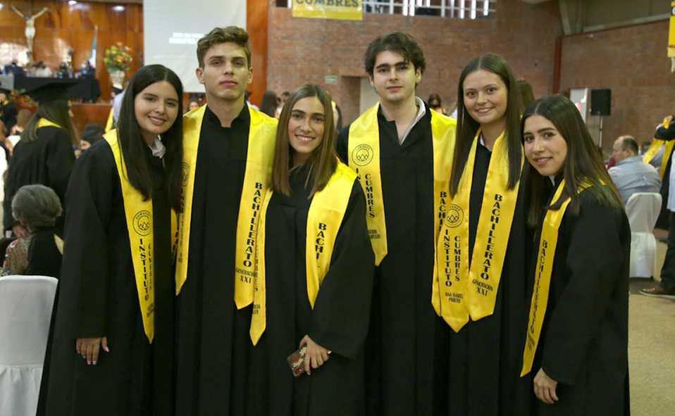 Valeria, Mario, Paty, Aris, Marifer y Ana Isabel