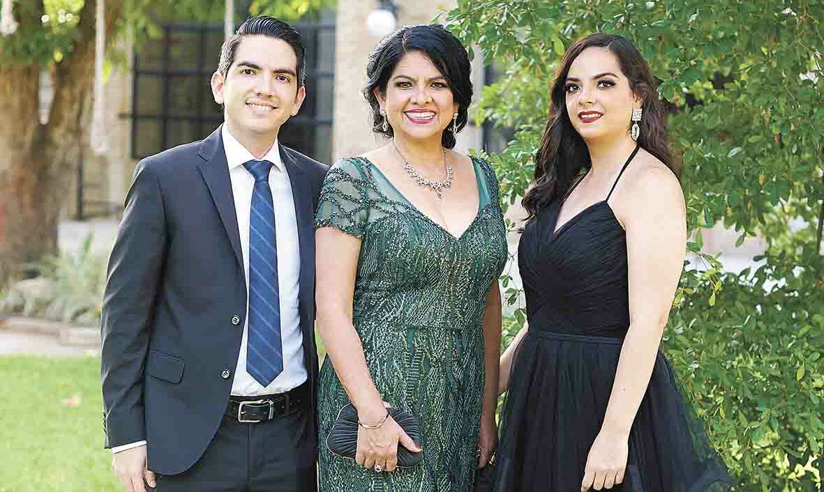 Hugo Flores, Elsa Vázquez y Sofía Flores / Fotos: José Chang