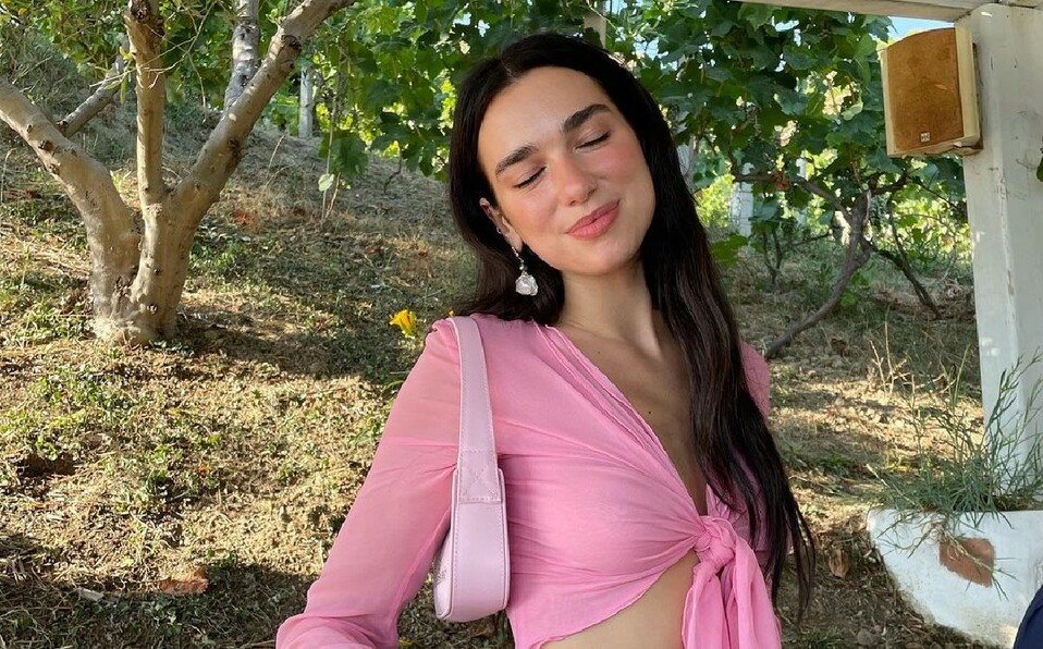 Dua Lipa y el bikini tie-dye perfecto para el verano. (Foto: Instagram).
