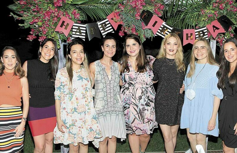 Lorena Biagi, Ana Cecilia Núñez de Cacéres, Julia Rojo, Mariana Rodríguez, Leslie Peña, Paulina Nettel, Nydia Canton y Yolanda Vallejo / Fotos: José C