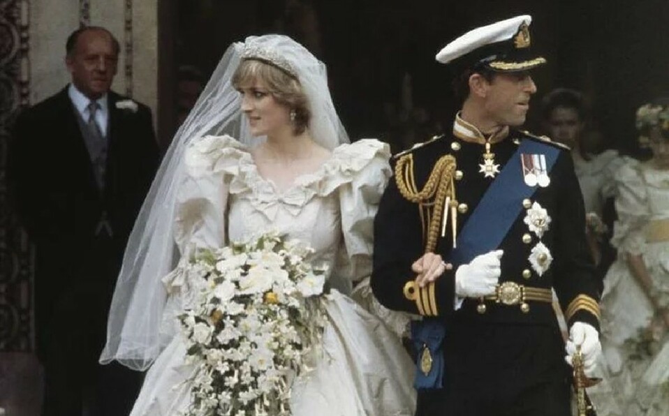 Subastan una rebanada del pastel de bodas de Lady Di y el Príncipe Carlos. (Foto: Instagram).