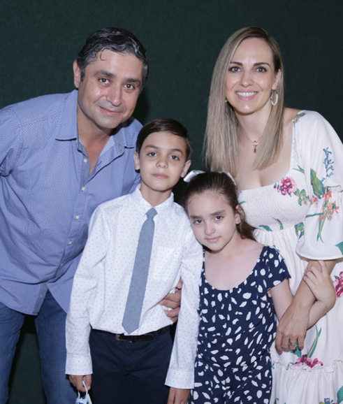 Antonio, Antonio, Alejandra y Alejandra