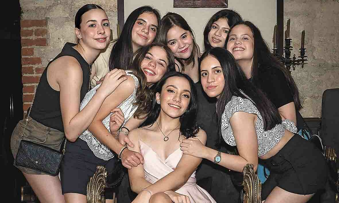 Maemi Manautou, Paulina Garza, Romina Melhem, Eugenia Almaraz, Susana Flores, Fernanda Castillo, Diana González y Mía Solis / Fotos: Monlee Photo & Fi