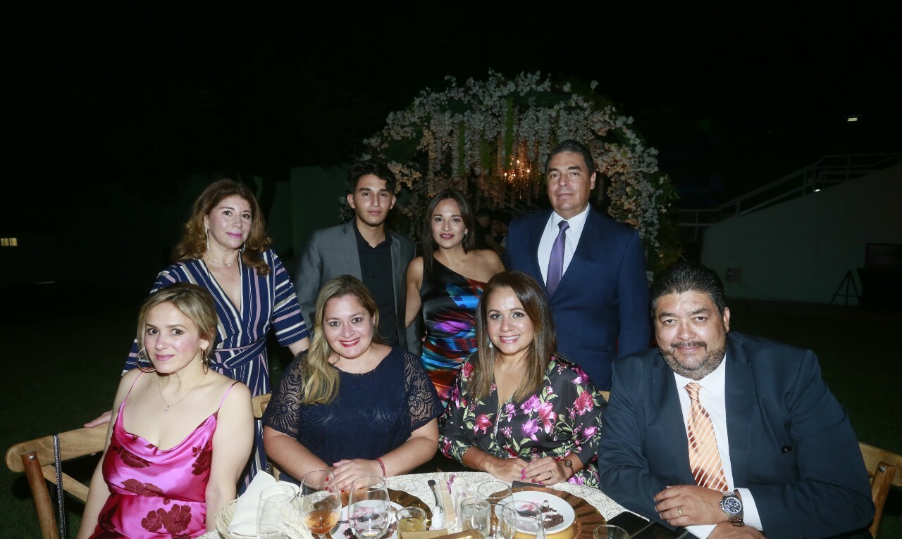 Lidia Ochoa, Axel Hinojosa, Mayra de Hinojosa, Luis Mario Honojosa, Marisol Lozano, Diana Avilón, Ángeles murillo y Hugo González / Foto: Omar Valdez