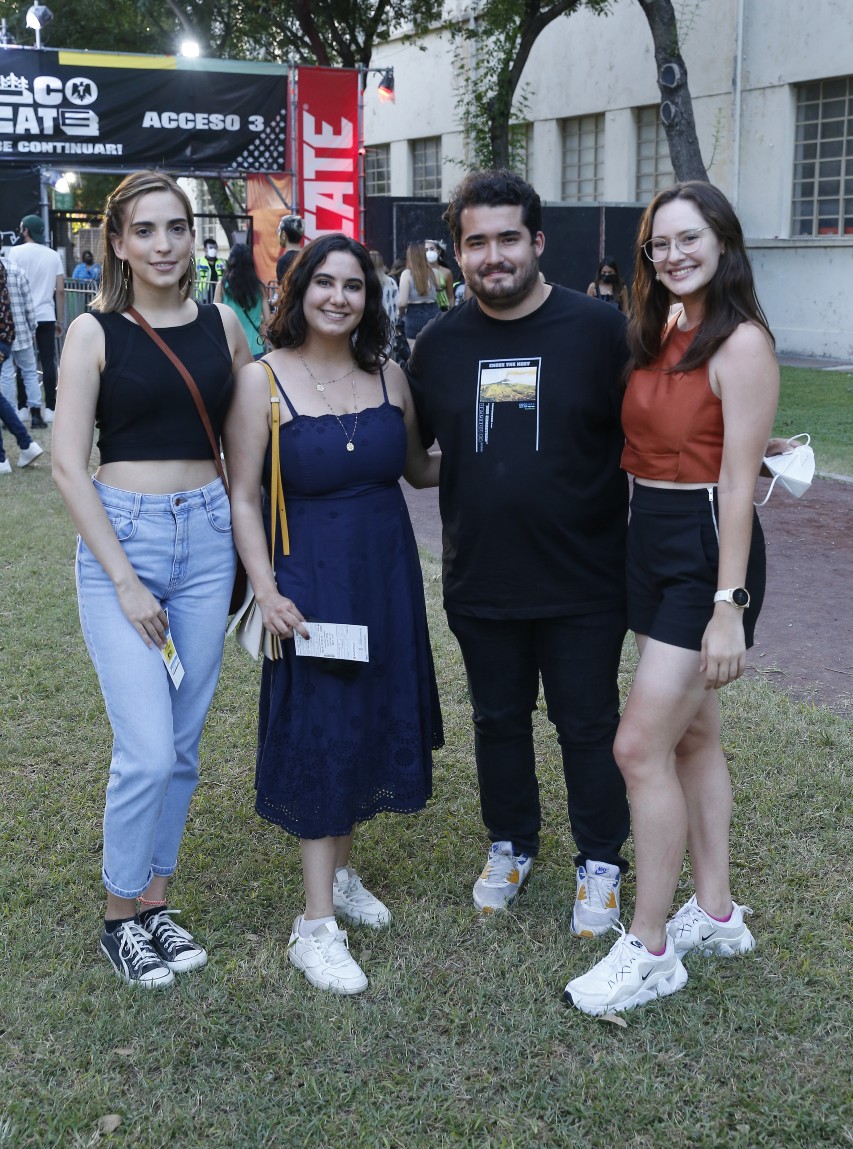 Ana Barbara Guerrero, Lucía Guerrero, Mauricio Rizo y Dany Montemayor. FOTO: DANIEL SALDÍVAR