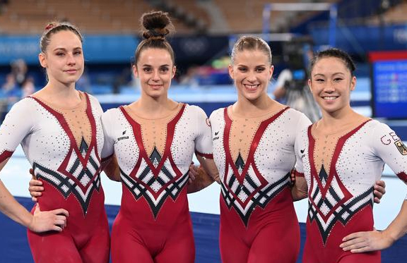 Las gimnastas alemanas que participan en Tokio 2020 optaron por usar trajes de cuerpo completo (Foto: Cortesía)