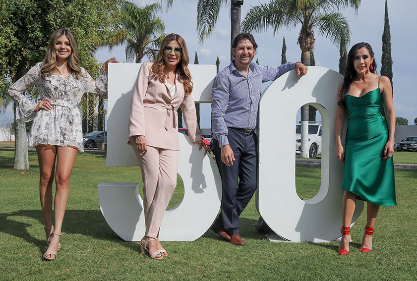 Ivana López, Arcelida Fonseca, Héctor López Ulloa y Carolina Toussaint