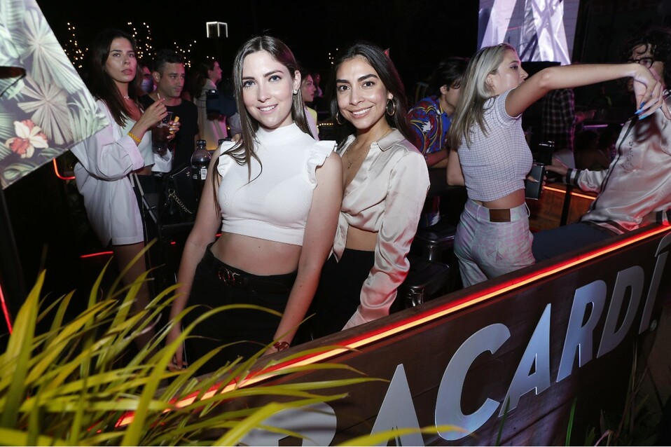 Natalia Salinas y Karla Campos. FOTO: DANIEL SALDÍVAR