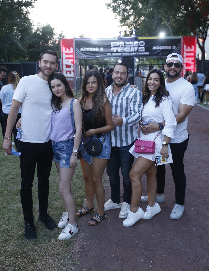 Roberto Barrera, Pilar Díaz, Jessica Gutierrez, Alejandro Martínez, Vero Kelly y Roberto Kelly. FOTO: DANIEL SALDÍVAR