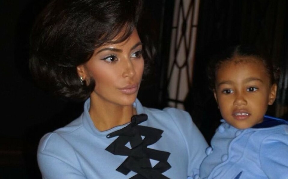 Nort West y Kim Kardashian (Foto: Instagram).