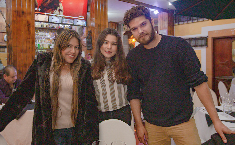 ANGIE VALOIS, RENATA PÉREZ Y GONZALO CHATELAIN