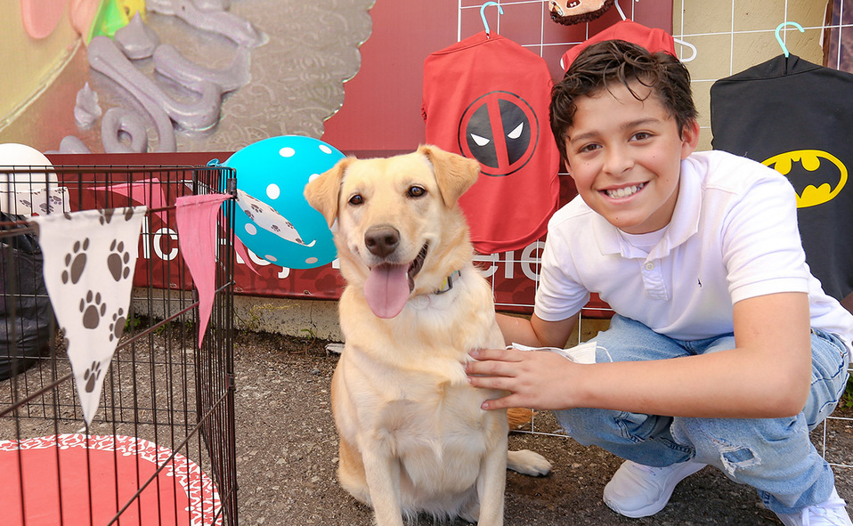 VÍCTOR DOMÍNGUEZ JR Y NALA