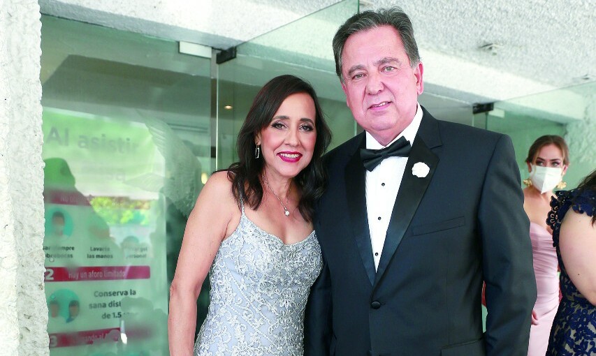 Papás de la novia. Rosa María Garza de Fernández y Gilberto Fernández / Foto: Daniel Saldívar