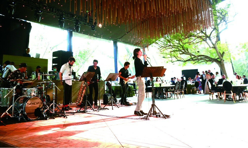 Música en vivo ambientó la boda / Foto: Daniel Saldívar