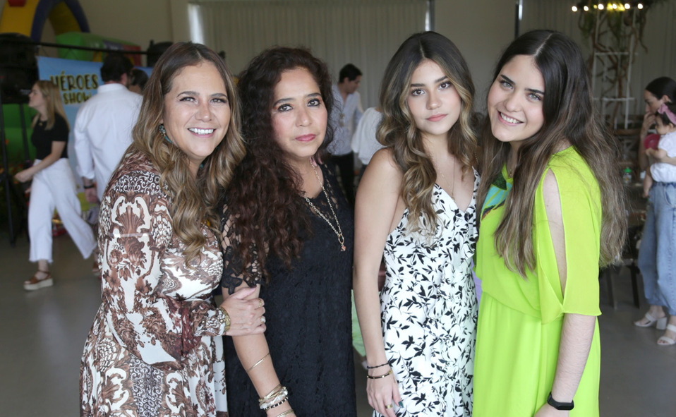 Cokina, Silvia, Camila y Silvia