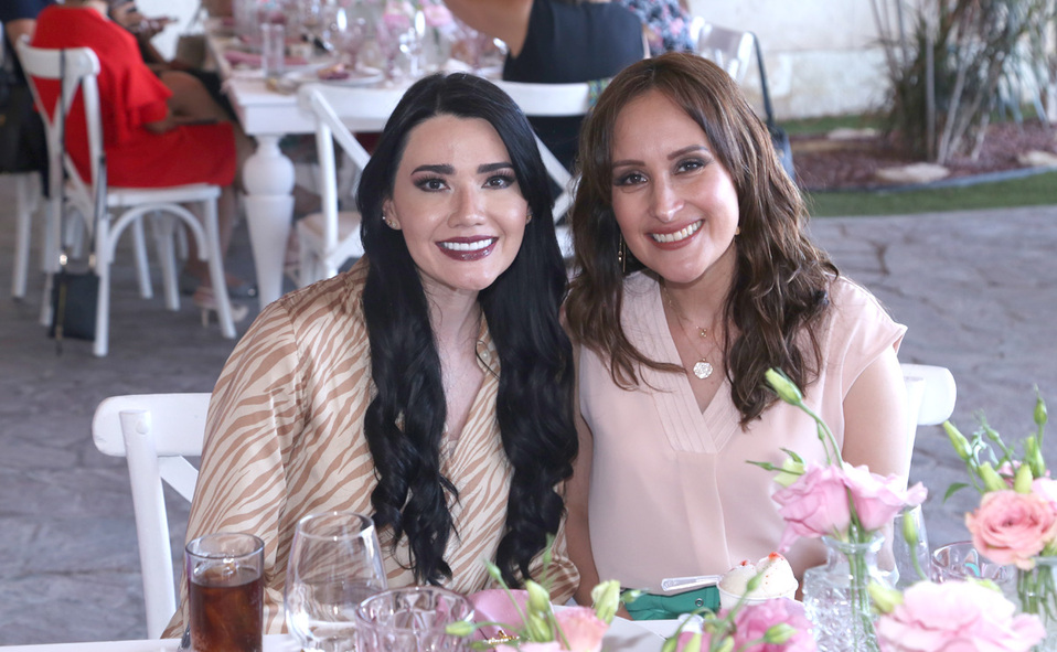 Luz y Mónica