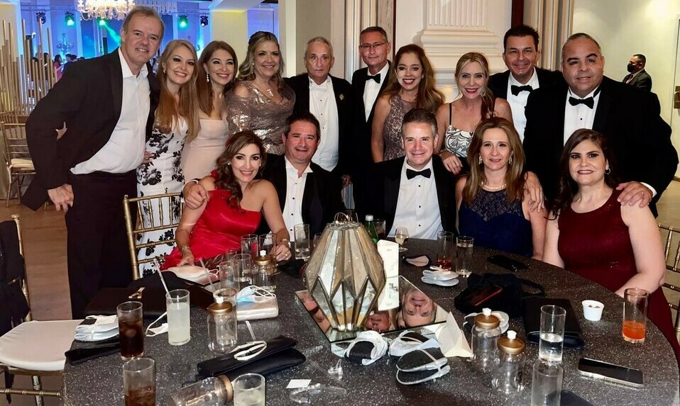 Mauricio Ravize, Alicia Margarita Lozano, Lucía Lozano, Gerardo Benítez, Sofía Martínez, Dora Pérez de Lozano, Gonzalo Lozano, Jorge Rodríguez, Marica