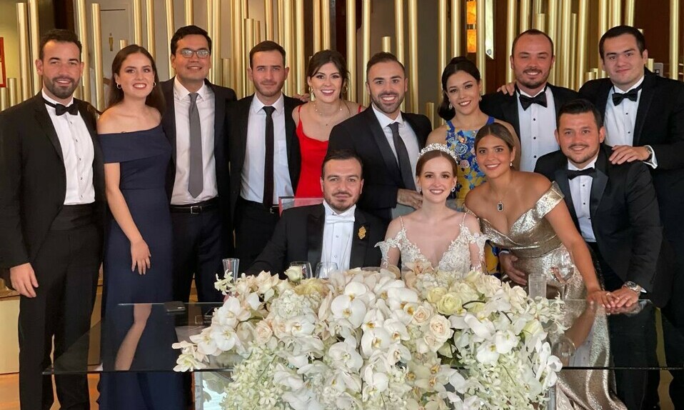 Miguel Luna, Valeria Canales, Martín Aguilar, Raúl Dávila, Cristina Badiola, César Castillo, Betsy Cardona, Manuel González, Jesús Navarro, los novios