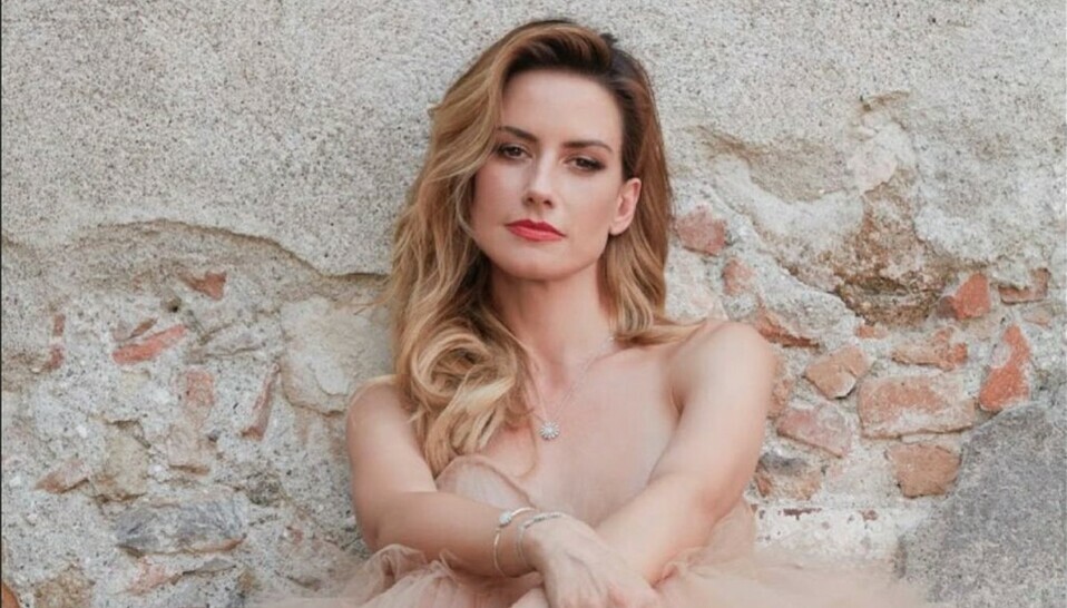 Altair Jarabo y el mono de novia que deslumbró en su boda en París (Foto: Instagram)