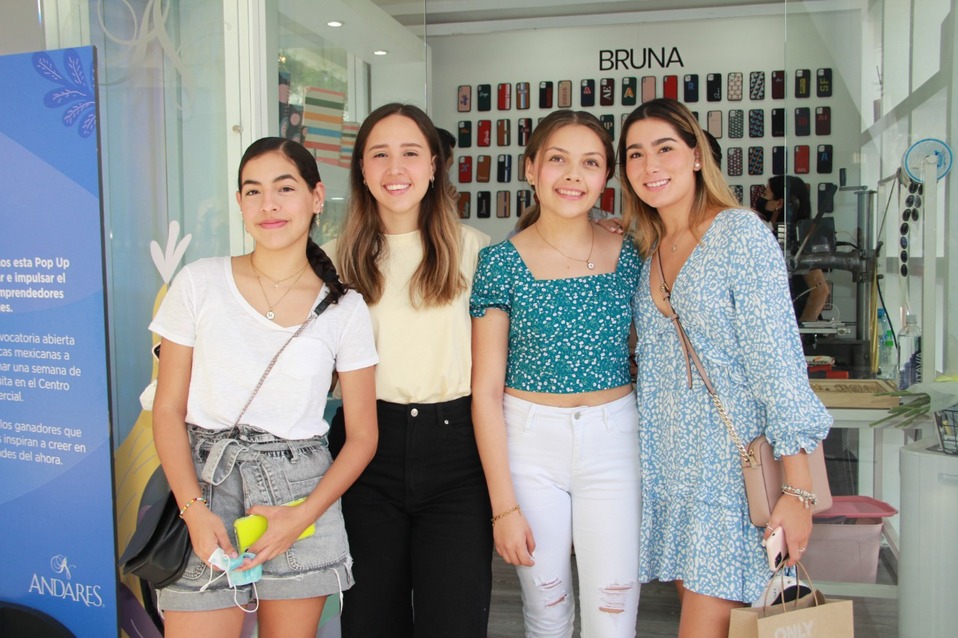 María Chávez, Mariana García, Yalila Blanco y Erilú Rivas.