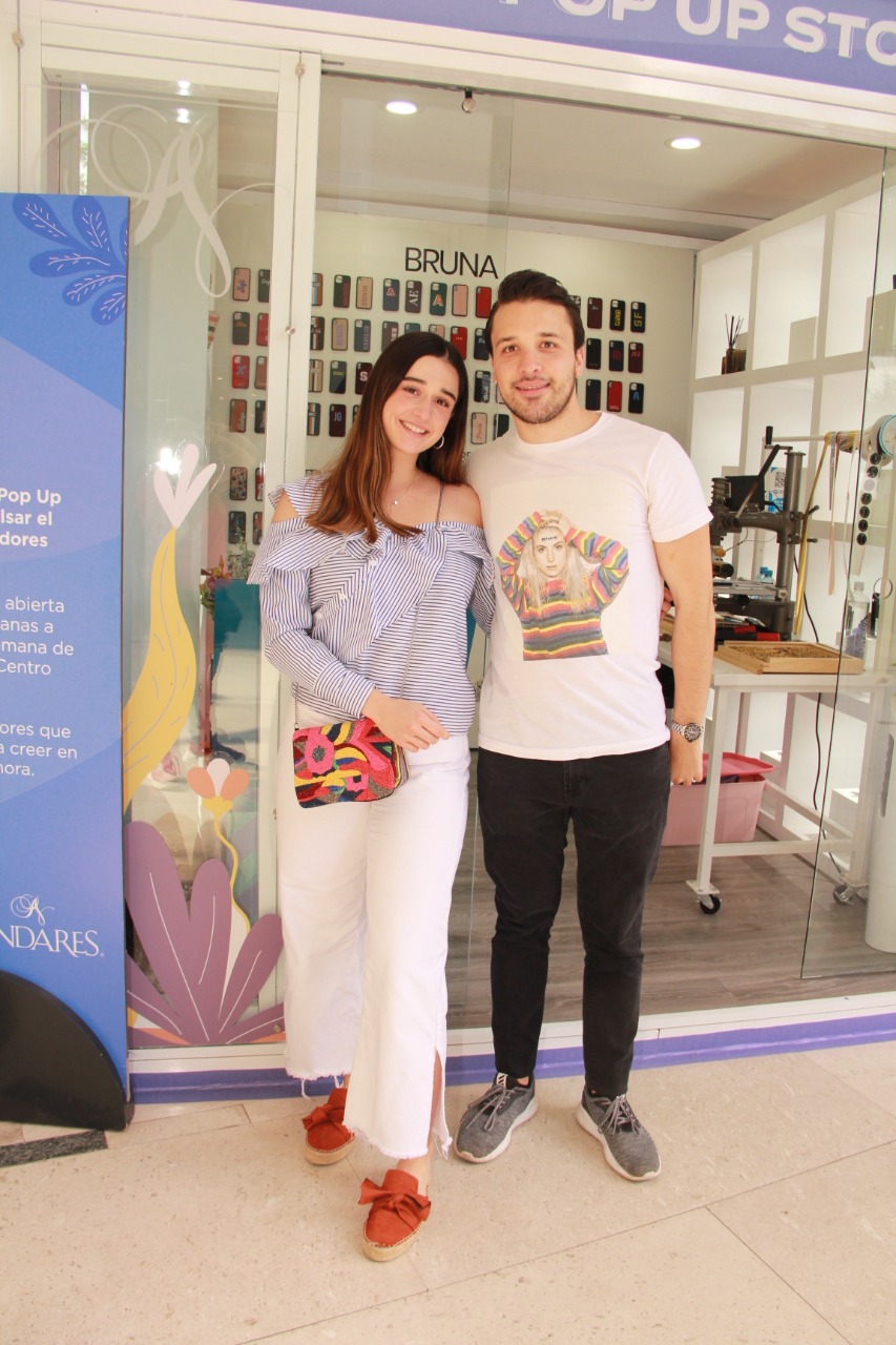 Paloma Petersen y Adrián Talamantes