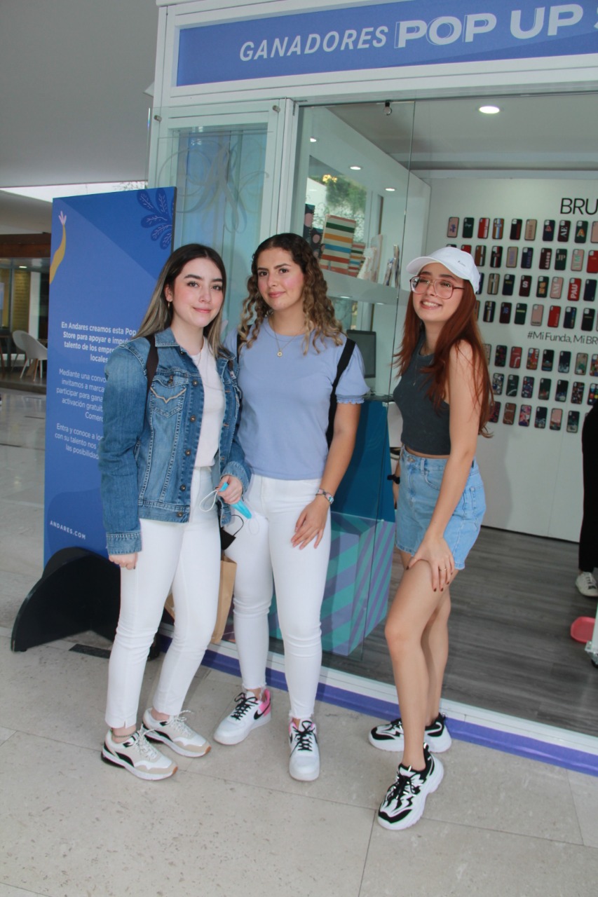 Zara Victoria, Marlenne de la Torre y Violeta Aranda.