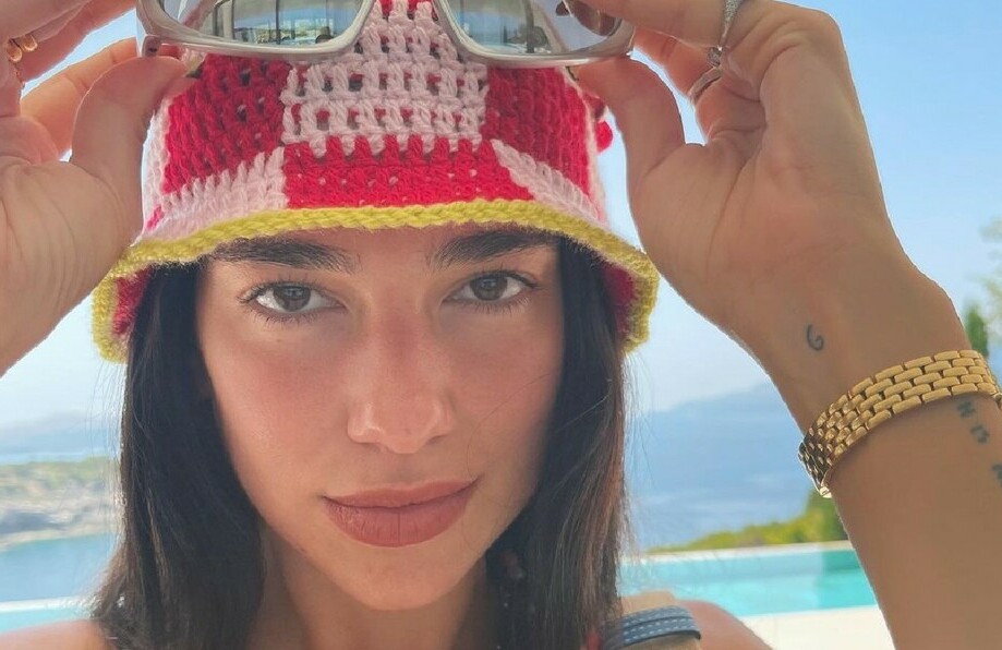 Dua Lipa y el bikini tejido con el que conquistó Instagram. (Foto: Instagram).