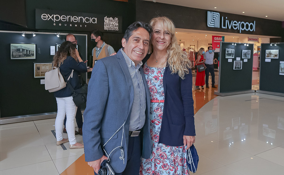 MANUEL LARRAÑAGA Y BERTHA CAMARENA