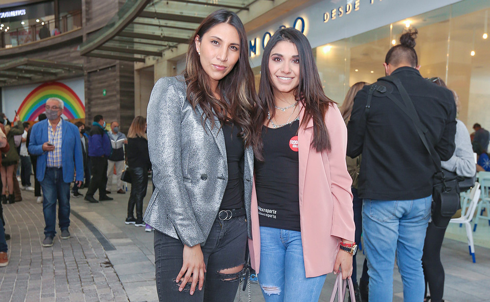 MARITZA FLORES Y CARO GARDUÑO