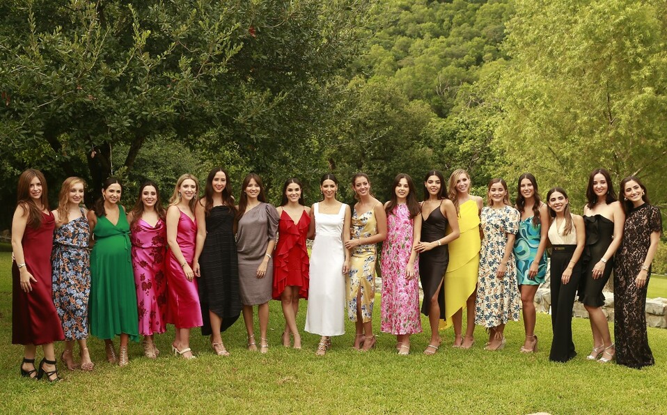 La novia y sus mejores amigas. FOTO: DANIEL SALDÍVAR