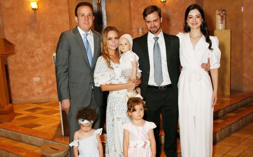 Víctor Marcos, Christel Husemann, Bastian Husemann, Werner Husemann, Ana Sofía Guerra de Husemann, Alana Marcos y Sofía Husemann.  FOTO: ANTONIO MIREL