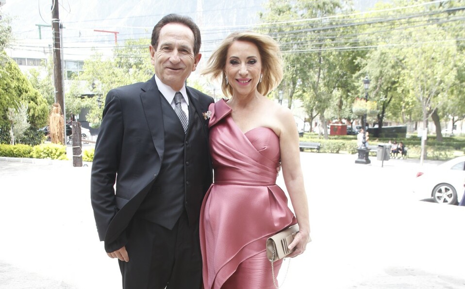 Los papás del novio, Carlos Elizondo y Sylvia Martínez de Elizondo. FOTO: ANTONIO MIRELES