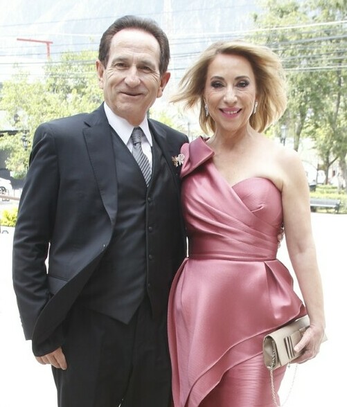 Los papás del novio, Carlos Elizondo y Sylvia Martínez de Elizondo. FOTO: ANTONIO MIRELES