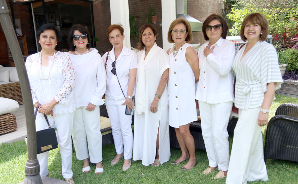 Alejandra, Lupita, Monse, Esperanza, Quecha, Lourdes y Norma