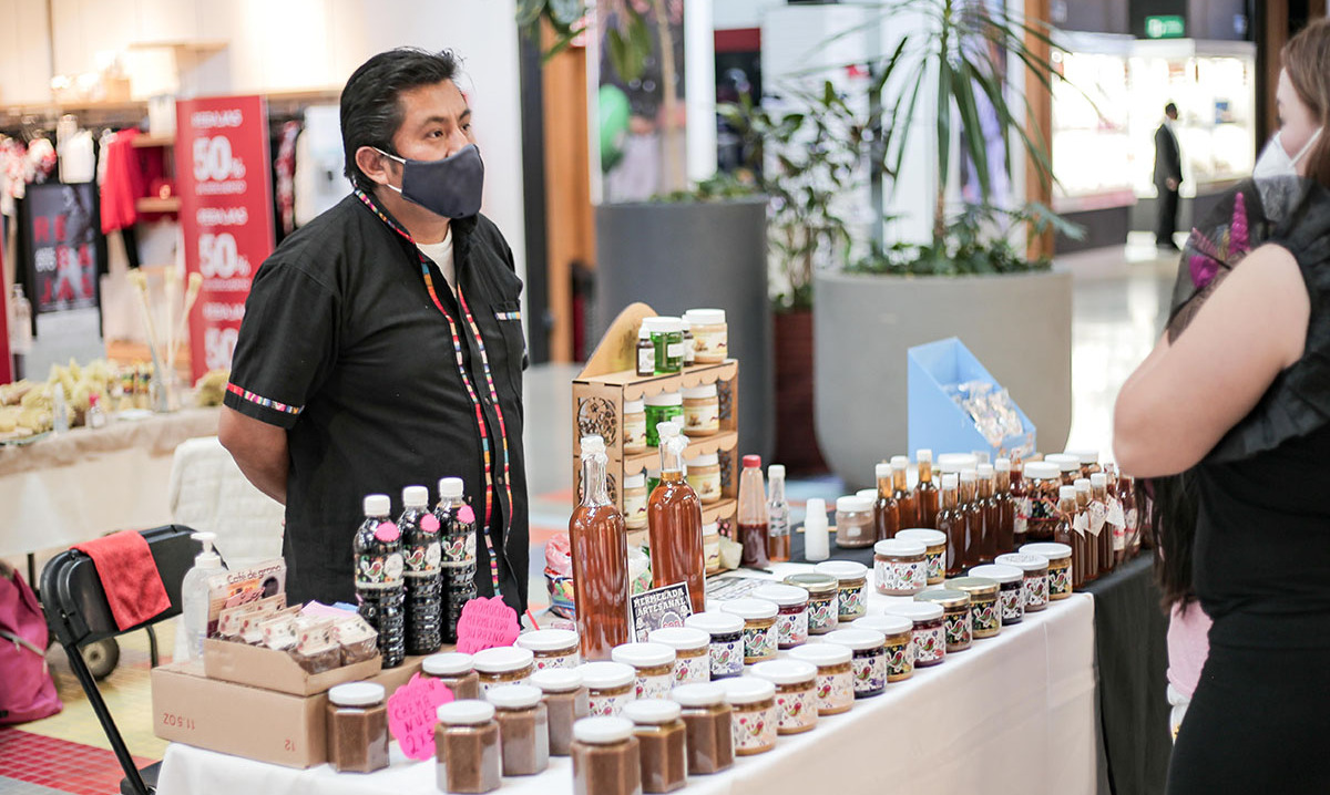 Tianguis Artesanal en Explanada Pachuca