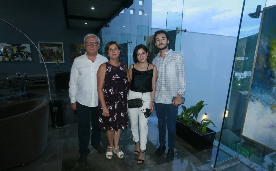 Francisco García, Judith Benavides de García, Ana Pau García y Mauricio Oliver / Foto: Omar Valdez