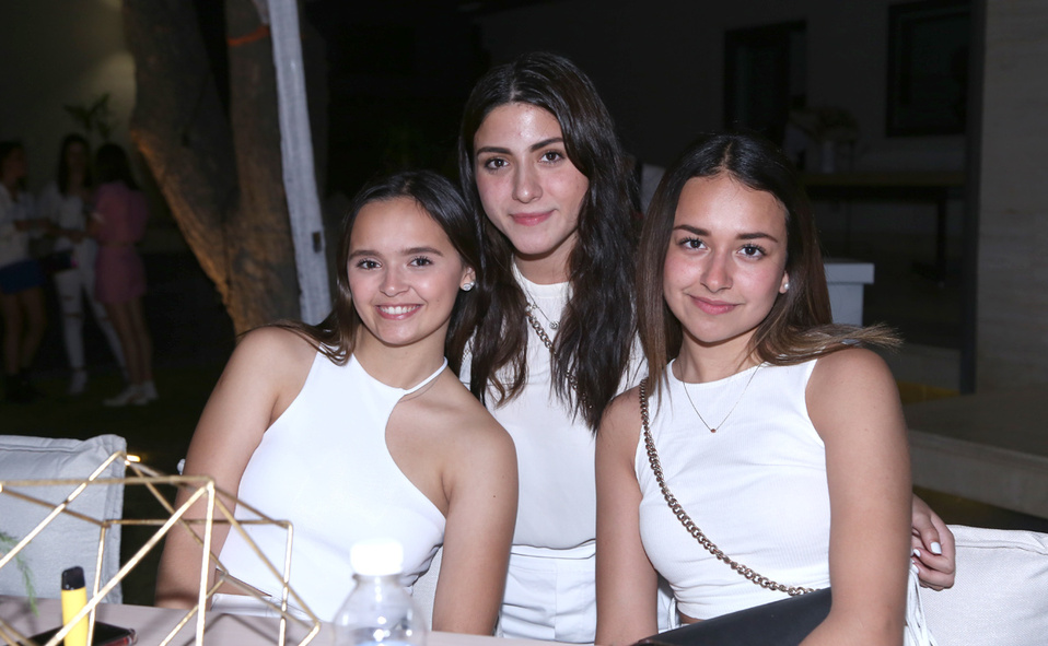 Mayka, Marisol y Julia