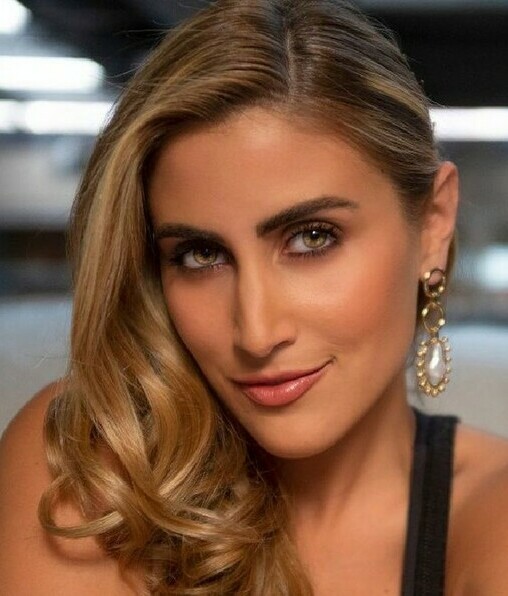 Sofía Rivera Torres y el bustier más chic del verano. (Foto: Instagram).