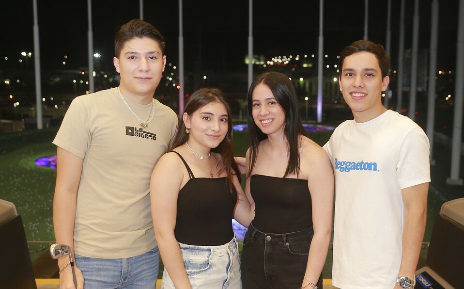 Gabriel González, Jimena Sauceda, Carolina Vega y Víctor Nava. FOTO: DANIEL SALDÍVAR