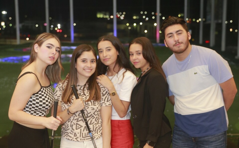 Pamela Cantú, Alondra Sánchez, Andrea González, Jimena Guerra y Eduardo de la Paz. FOTO: DANIEL SALDÍVAR