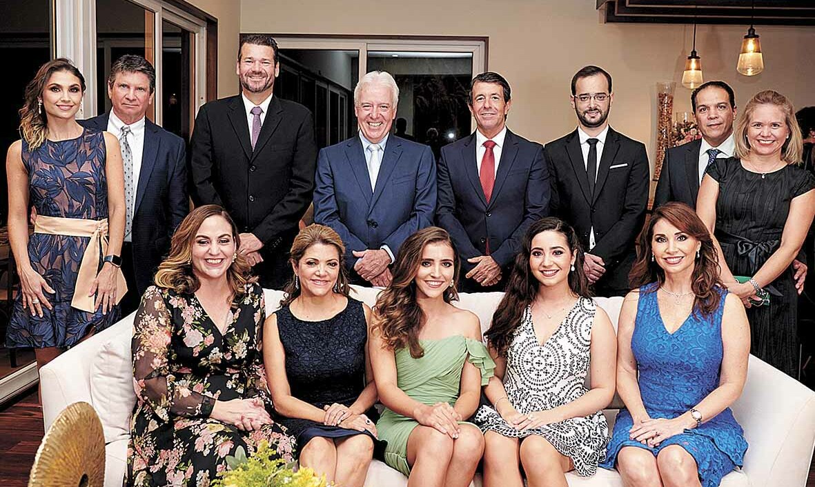 Marcela Salazar, José Madaria, Eduardo Inguanzo, Guillermo Solbes, Alejandro Fernández, Jesús Fueyo, Ramiro Elizondo, Carmenchu de Elizondo, Marisa de