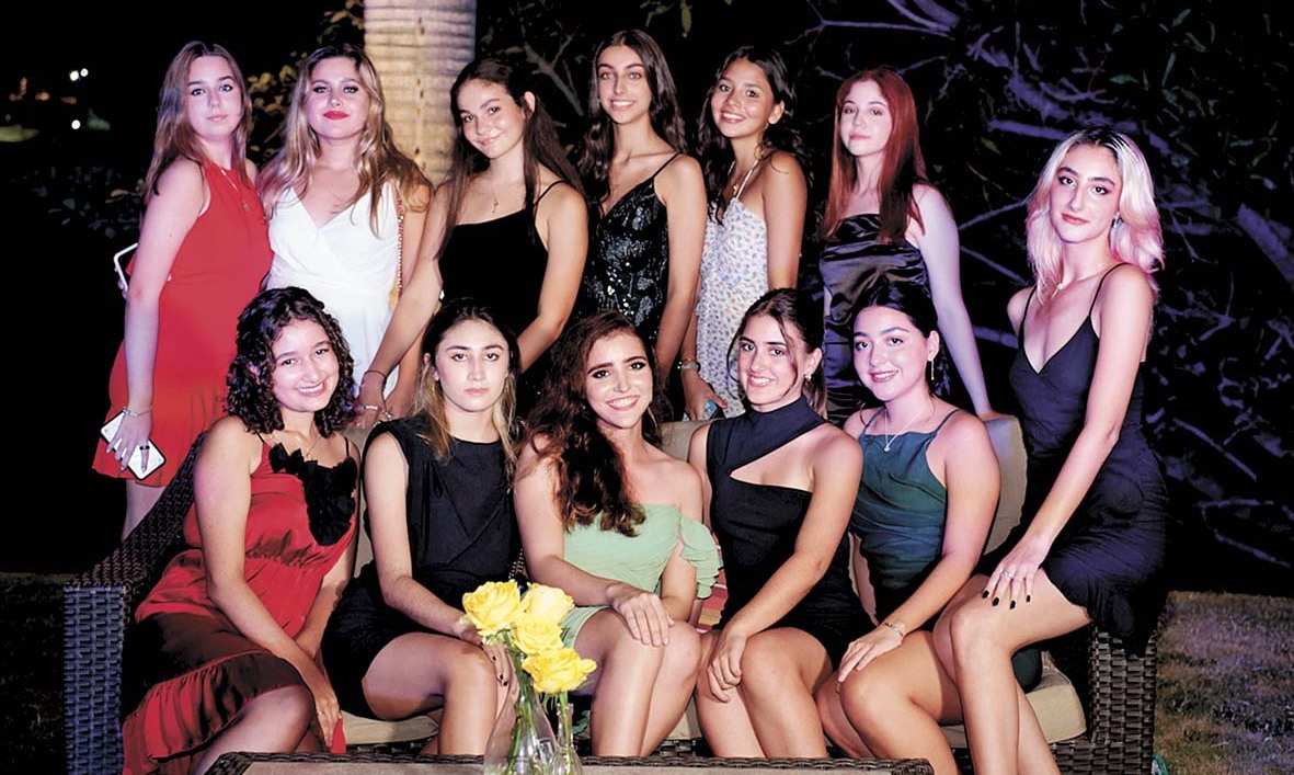Ale de la Garza, Andrea Elizondo, Camila Gil, Daniela Sobera, Valentina Montes, Sara Godard, Arianne Galnares, Ana María González, Sofía Larraga , Mar