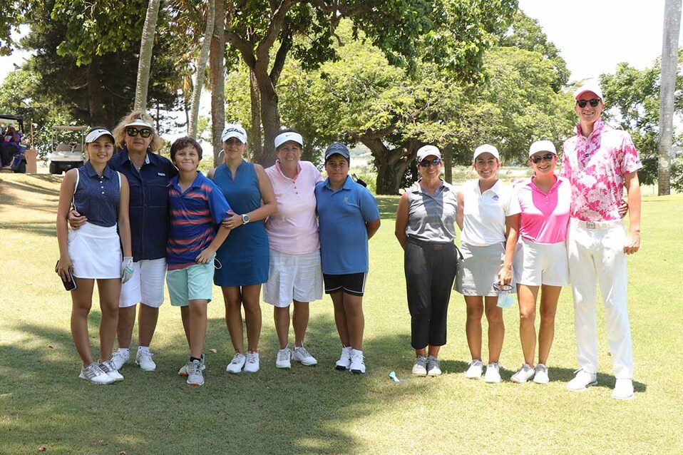 María Benavides, Alicia de Leal, Leandro Elizondo, Andrea Leal, Loloy Romero, Patricio Treviño, Maru López, María Santisteban, Paola Velázquez y Adam