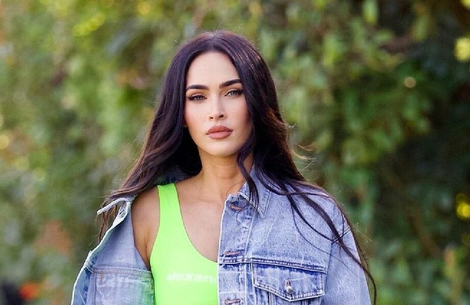 Megan Fox y el body neón más atrevido del verano. (Foto: Instagram).